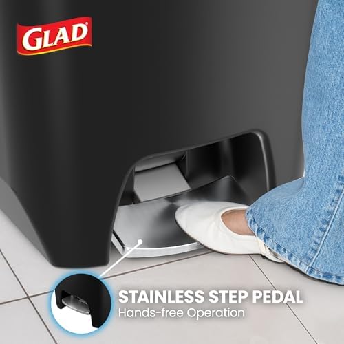 Glad Premium Trash Can with Clorox Odor Protection, 20 Gallon, Black - Image 4