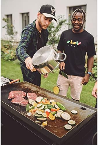 Razor Griddle 4-Burner Portable Outdoor Flat-Top Griddle with Foldable Prep Shelves, 37" Propane Gas Grill - Image 4